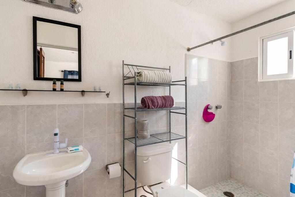 Micro Studio Perfect For Backpackers, Couples, 3 Min Drive To Playa El Nino Cancun Exterior photo