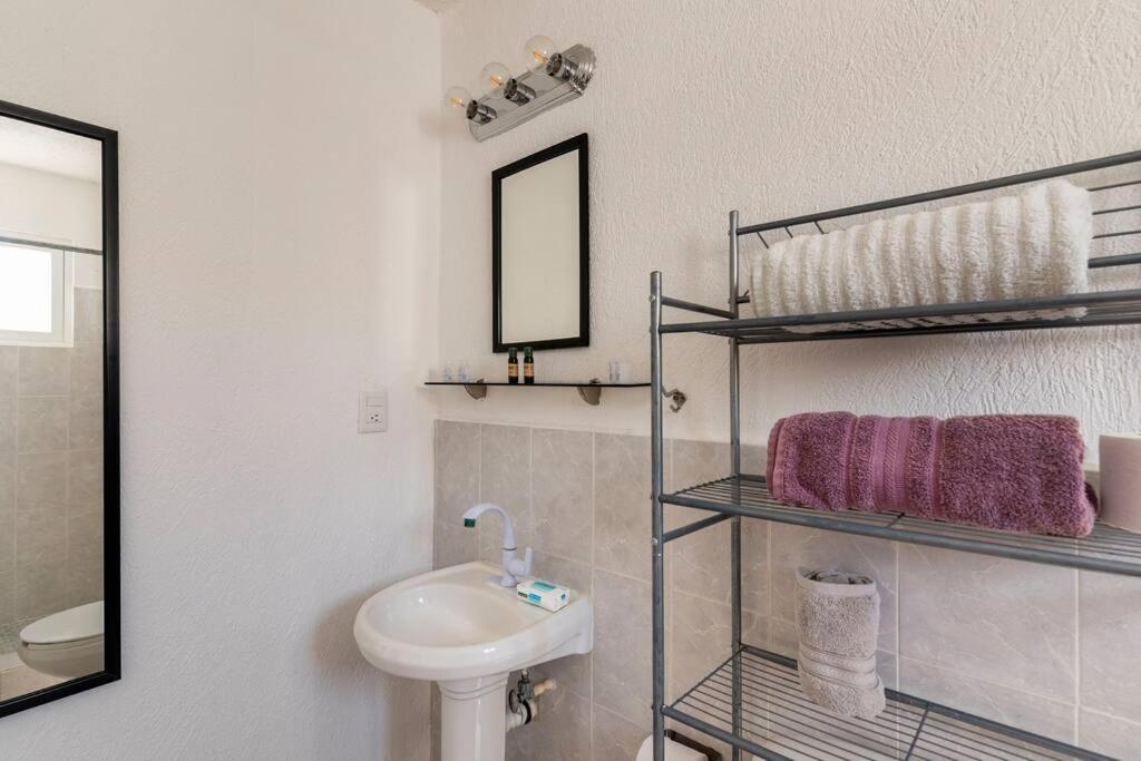 Micro Studio Perfect For Backpackers, Couples, 3 Min Drive To Playa El Nino Cancun Exterior photo